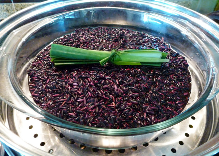 Nhận biết gạo nếp cẩm ngon trên thị trường